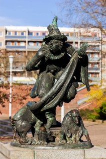 Dresden, the court jester Joseph Fröhlich and his house are commemorated today by a bronze