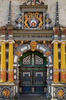 Main portal with colourful wood carving on Münden Town Hall, Weser Renaissance, Hann. Münden or