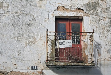 Most common sign in the Algarve: Se Vende (for sale) here in the spa town of Monchique, Algarve,