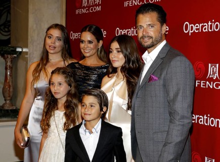 Brooke Burke, Sierra Sky Fisher, Neriah Fisher, Heaven Rain Charvet, David Charvet and Shaya Braven
