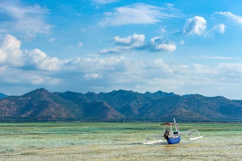 Traditional old fishing boat, sea, blue, ocean, fishing, fishing, work, tropical, empty, nobody,