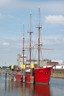 Three-masted schooner barque De Liefde in Bremen