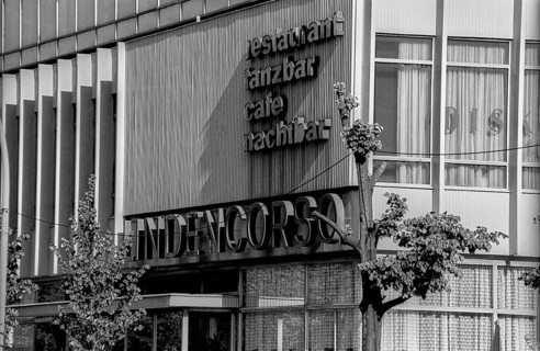 Germany, Berlin, 25.05.1991, LINDENCORSO, restaurant, dance bar, café, night bar, Unter den Linden,