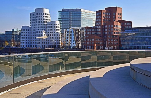 O. Ghery buildings in the media harbour
