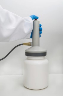 Worker Packing and Sealing Inductive Sealing Packing Plastic Seal