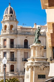 Statue at the viewpoint at the end of Rambla Nova, the Balcón Mediterráneo, balcony overlooking the