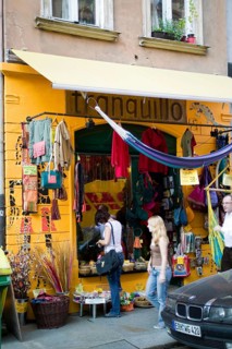With its colourful little shops, the trendy district of Dresden Neustadt offers an original