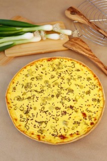 Swabian cuisine, salted cream cake with spring onions, hearty cake, salty short pastry, baked, out