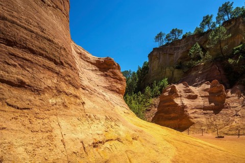Ochre nature trail, Le Sentier des Ocres, former ochre mining area, ochre rocks, Roussillon,