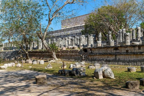 Temple of the Warriors, Templo de los Guerreros, Chichen Itzá, Mayan ruins, Yucatan, Mexico,
