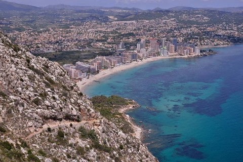 Calp and the Playa Levante beach from the rock Peñón de Ifach or Penyal d’Ifac, Costa Blanca, Calp,