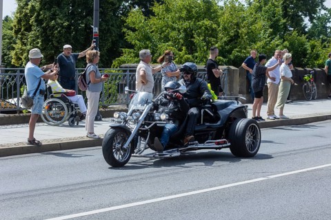 Harley Days Dresden, big ride through the city, here at the Elbe bridge Blaue Wunder