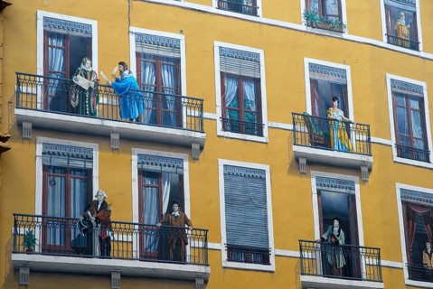 Mural painting by the artist group CiteCreation, Fresque des Lyonnais, district Les Etats-Unies,
