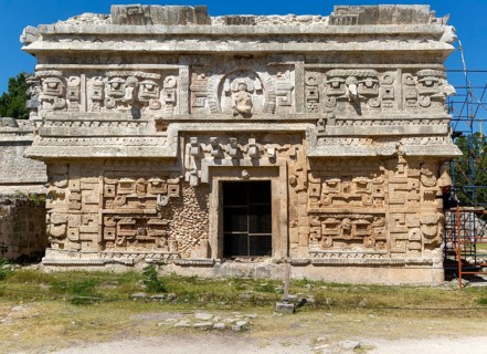 Elaborate decorated stone facade in Monjas complex, Chichen Itzá, Mayan ruins, Yucatan, Mexico, The