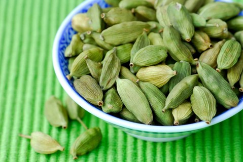 Cardamom (Elettaria cardamomum) in shell, seed capsules, seed capsule
