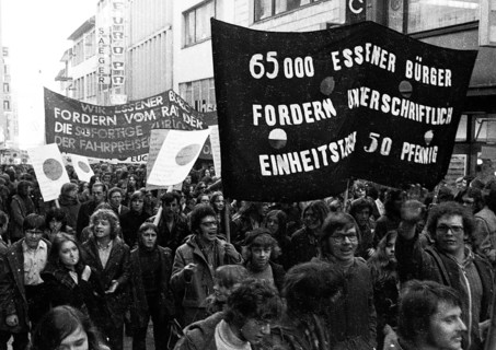 About 5000 people, mostly pupils and students, came to Essen on 5 February 1972 to demonstrate