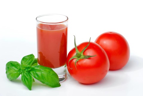 Tomatoesjuice (Solanum lycopersicum) and Basil (Ocimum basilicum)
