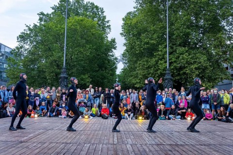 Due to the pandemic, the Schaubudensommer 2021 was moved to the more spacious main street in