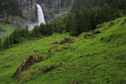 Waterfall at the Klausen pass, Staeubenfall, Staeuben-Fall, Stäubenfall, Stäuben-Fall, Uri,