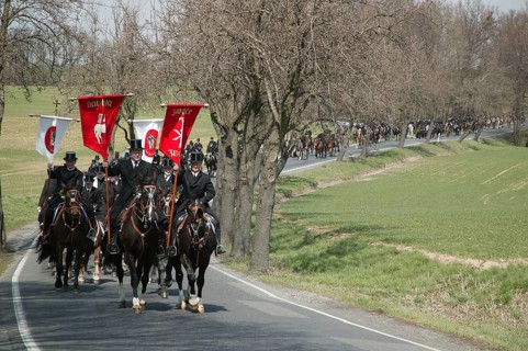 Every year at Easter there are about 5 processions in Lusatia, each with about 200 riders. The
