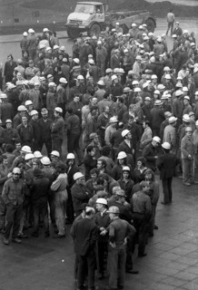 2000 steelworkers of the Henrichshuette in Hattingen demonstrated on 29.3.1974 out of concern for