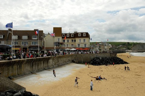 Beach promenade, Arromanches-les-Bains, Calvados, Basse-Normandie, France, Europe