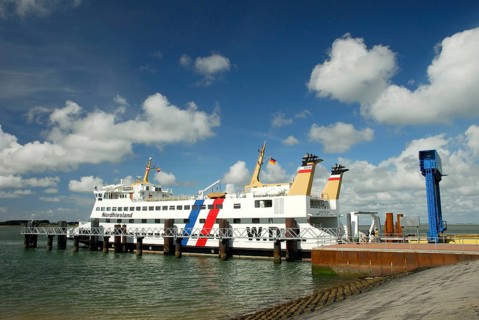 Car ferry at the jetty, Wittdün, Amrum, North Frisia, Schleswig-Holstein, Germany, Europe