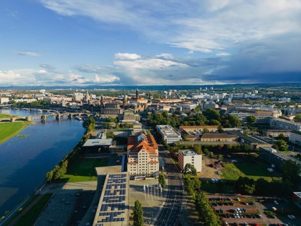 Congress Centre and Maritim Hotel am Elbufer