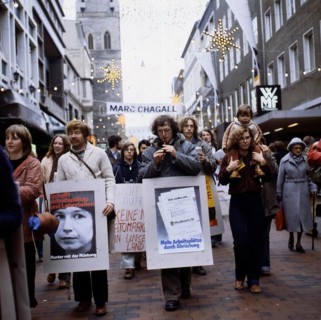 Ruhr area. Youth demonstrates for disarmament 80s J