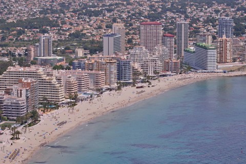 Calp and the Playa Levante beach from the rock Peñón de Ifach or Penyal d’Ifac, Costa Blanca, Calp,