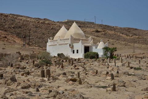 Mausoleum of the Muslim saint Mohammed Bin Ali al Qalayi, near Mirbat, Dhofar Region, Orient, Oman,