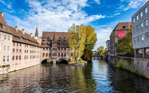 Heilig-Geist-Spital and river Pegnitz, in autumn, Old Town, Nuremberg, Middle Franconia, Bavaria,