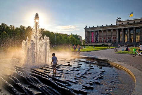 Fountain with Pleasure Garden and Old Museum, Collections of Classical Antiquities of the National