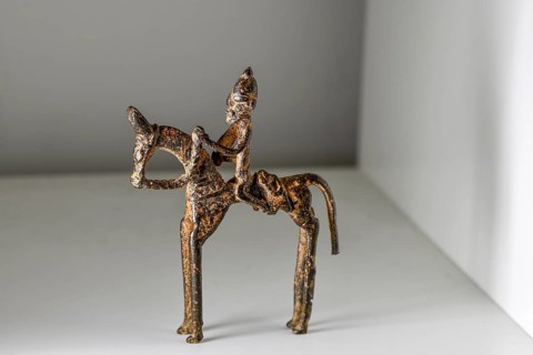 Bronze figure of Bai Bureh (1840-1908) on a horse, ruler of the Kingdom of Koya, art, looted art,