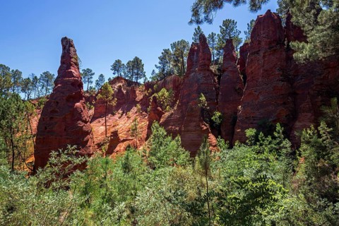 Ochre nature trail, Le Sentier des Ocres, former ochre mining area, ochre rocks, Roussillon,