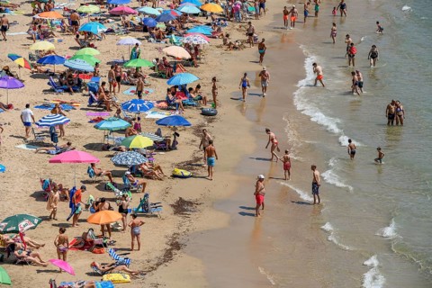 Many tourists at the beach, Playa Levante, Benidorm, Alicante province, Costa Blanca, Spain, Europe