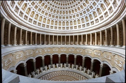 Interior, hall and dome with a total of 34 angels, goddesses of victory 3, 3 metres high, monument