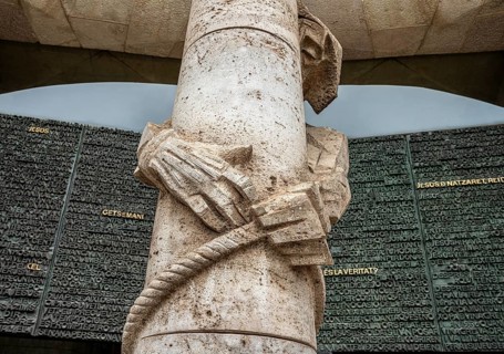 Jesús at the portal on the Passion façade of the Sagrada Familia, Church of the Atonement of the