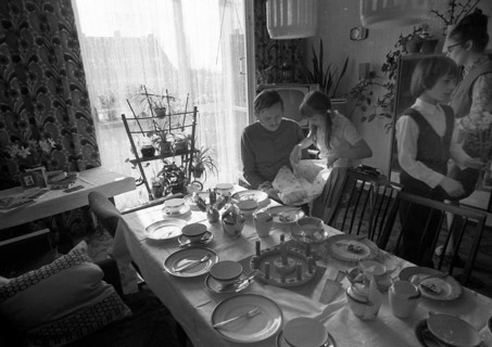 Life and everyday life in the GDR from 1.4. to 10.4.1974.families, children, birthday, Germany,