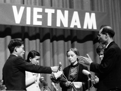 The warfare of the U. S. Army in the countries Vietnam, Cambodia and Laos met with increasing