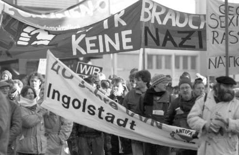 Accompanied by protests was the party conference of the extreme right Republicans in 1990, The