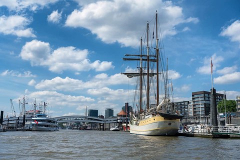 View across the Norderelbe with the 3-masted sailing ship Franeker