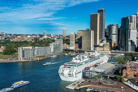 Overlook over Sydney from the harbour bridge, Sydney, New South Wales, Australia, Oceania