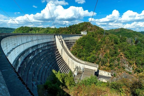 Bort-les-Orgues. Dam holding back the waters of the Dordogne. Hydroelectric power station exhibited