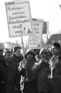 More than 100, 000 followed the DGB's call in 1982 for a large demonstration against unemployment