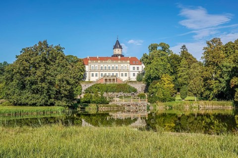 Wiesenburg Castle, lake in the castle park, Potsdam Mittelmark district, Brandenburg, Germany,