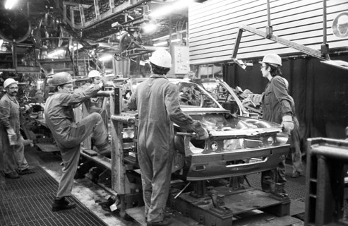 Production on the bodies of Opel AG vehicles in Plant I on 09.12.1975 in Bochum, Germany, Europe