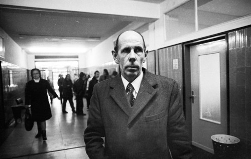 Long-term unemployed at the Dortmund Labour Office on 2.12.1975, Germany, Europe