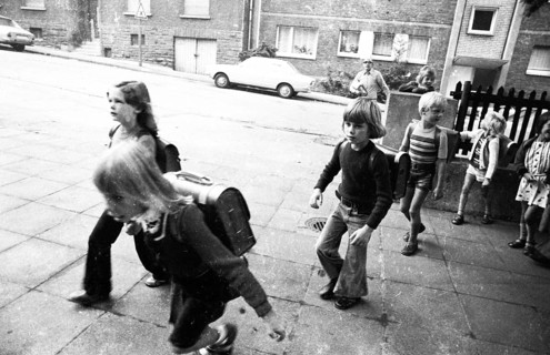 Start of school after the summer holidays on 02.09.1975 in Dortmund-Eichlinghofen, Germany, Europe