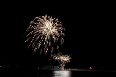 Fireworks in the night sky, beach fireworks, Heringsdorfer Kaisertage, summer festival in the